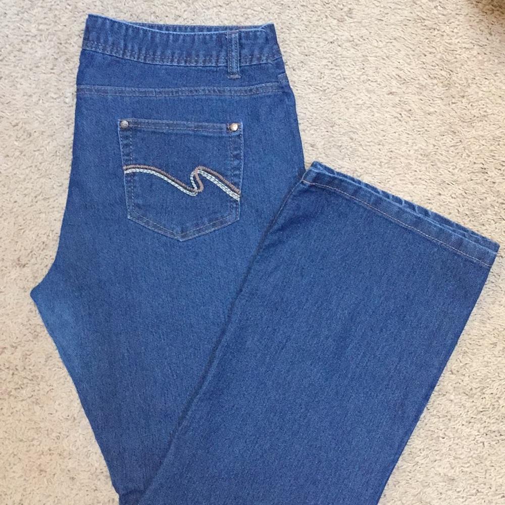 NRJ Women’s 5-Pocket Embroidered Med. Wash Jeans